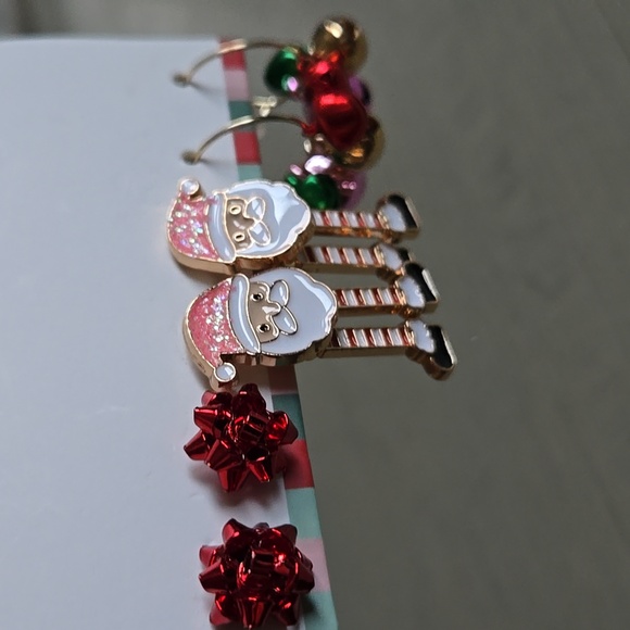 3 PAIRS of MAKE IT MERRY CHRISTMAS EARRINGS - Picture 9 of 10